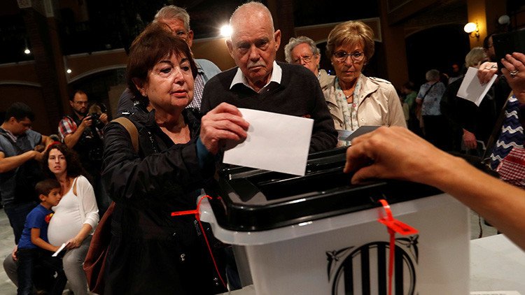 El recuento que suma 100,88%: Los motivos para no confiar en el referéndum catalán