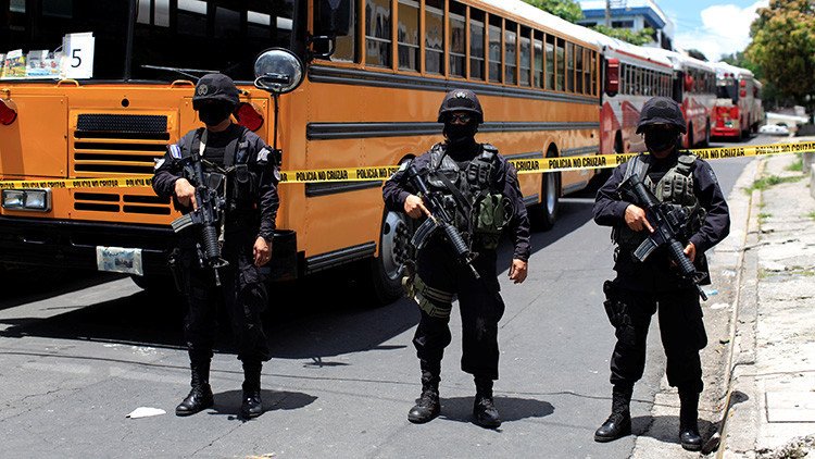 Habla la Mara Salvatrucha: La Policía y las pandillas se preparan para una guerra en El Salvador