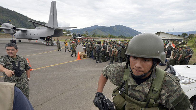 Video: un avión militar se accidenta en una comandancia policial en Perú