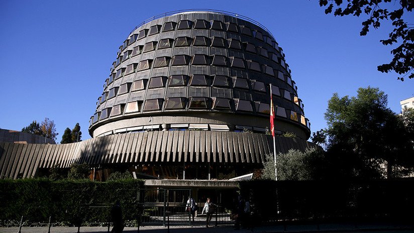 El Tribunal Constitucional suspende el Pleno del Parlamento catalán del lunes