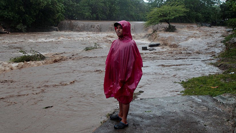 Video: La tormenta Nate causa 'mar de fondo' en costas de Nicaragua