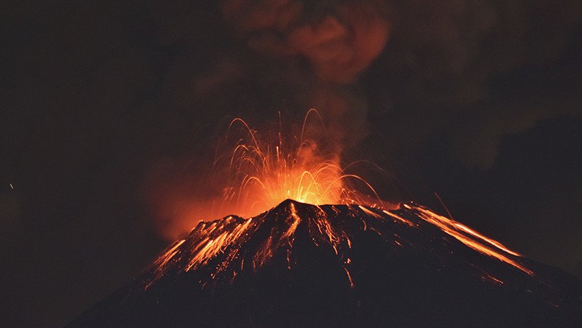 VIDEOS: El volcán mexicano Popocatépetl registra múltiples explosiones