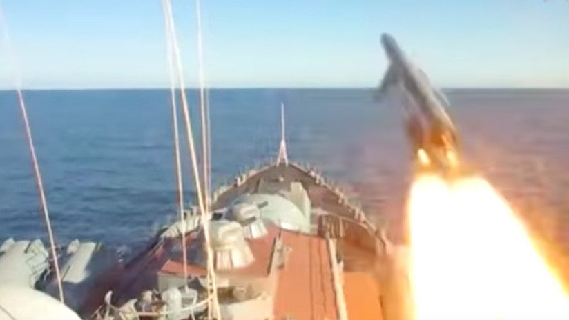 VIDEO: Captan infraganti a los 'asesinos de portaviones' rusos
