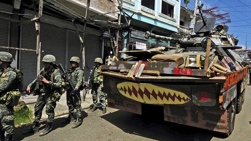 El presidente filipino Rodrigo Duterte anuncia la liberación de la ciudad de Marawi