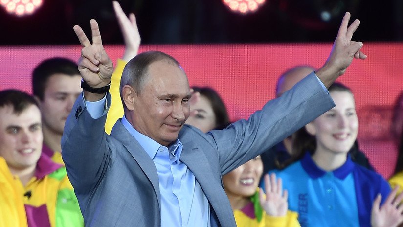 VIDEO: Putin se dirige en inglés a los participantes del Festival de la Juventud en Sochi