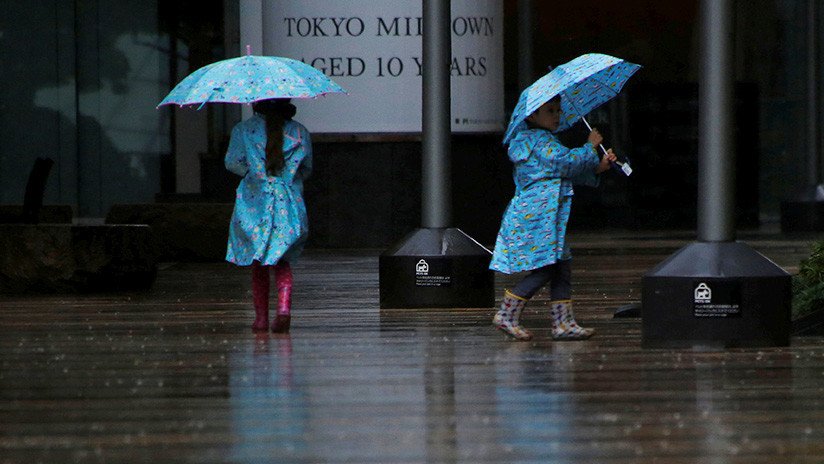 Un escalofriante video recogió el alerta a Tokio ante el paso del tifón LAN
