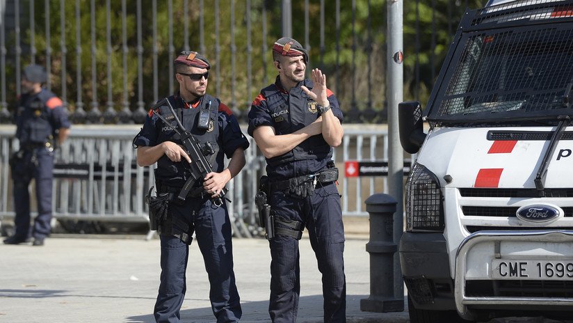 El Gobierno español controlará a los Mossos para "hacer cumplir la ley" en Cataluña