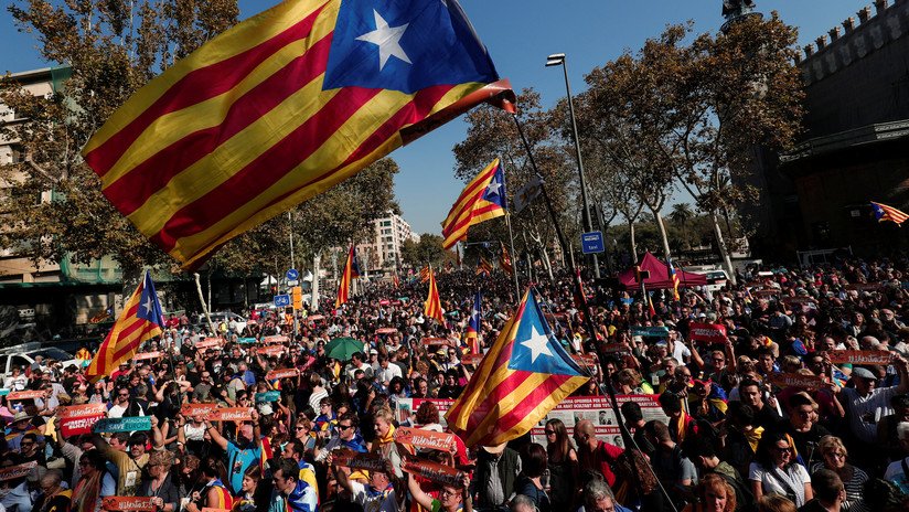 Cataluña se declara independiente y el mundo reacciona (MINUTO a MINUTO)