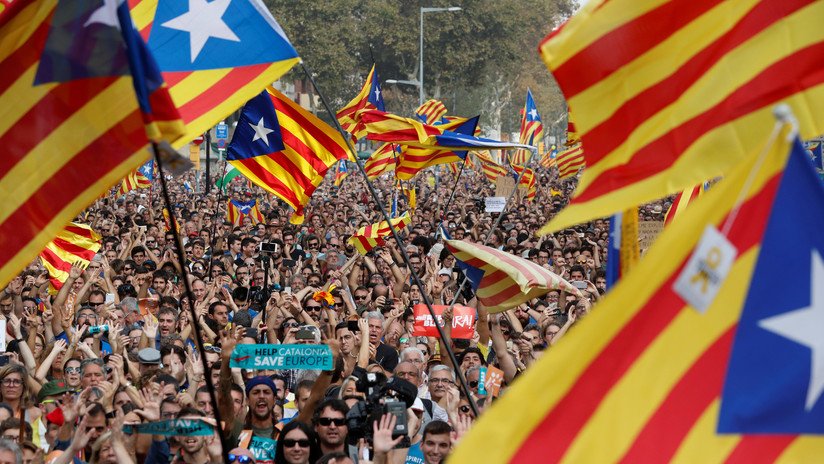 El 'Parlament' declara la independencia de Cataluña 