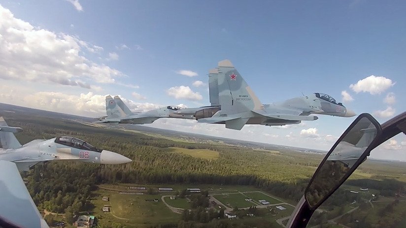 Video: Maniobras de alto pilotaje del ultramoderno caza ruso Su-30SM