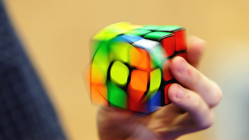 ¡Ver y no creer! Surcoreano arma cubo de Rubik en menos de 5 segundos y bate récord mundial (VIDEO)