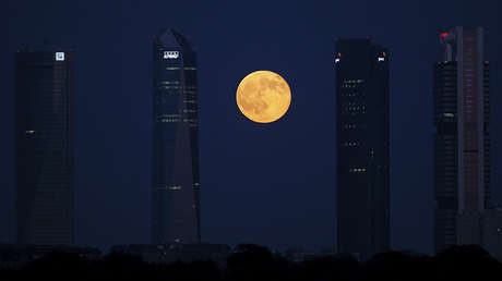 ¿Qué es lo que pasa con la Luna estos días, por qué es tan hipnótica? (VIDEO, FOTOS) 