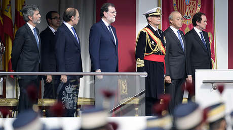 Rajoy asiste al desfile del Día de la Hispanidad sin miedo a las críticas