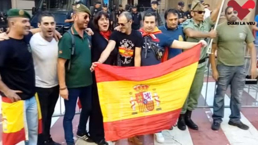 VIDEO: Gritos de "viva Franco" durante una manifestación en Barcelona
