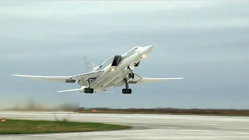Seis bombarderos rusos destruyen objetivos terroristas en Siria