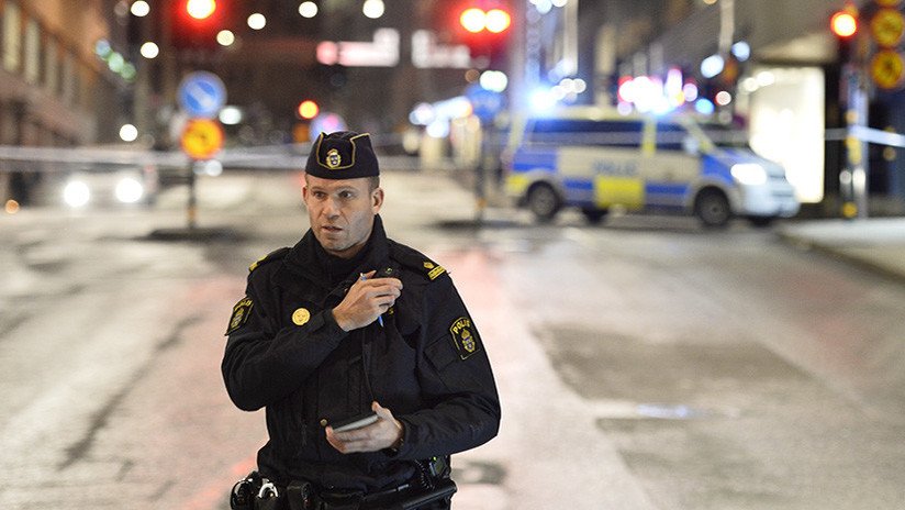 Gran despliegue policial en Estocolmo por la presencia de dos hombres con rifles de asalto 