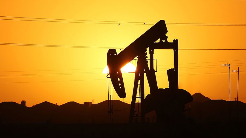 El precio del petróleo cae tras haber alcanzado un máximo de más de dos años