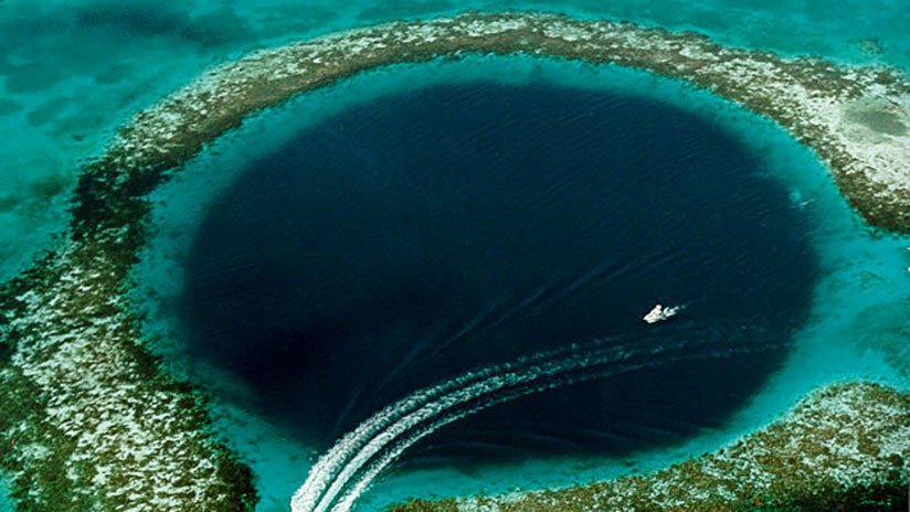 Revelan qué oculta el agujero azul de la costa de Australia