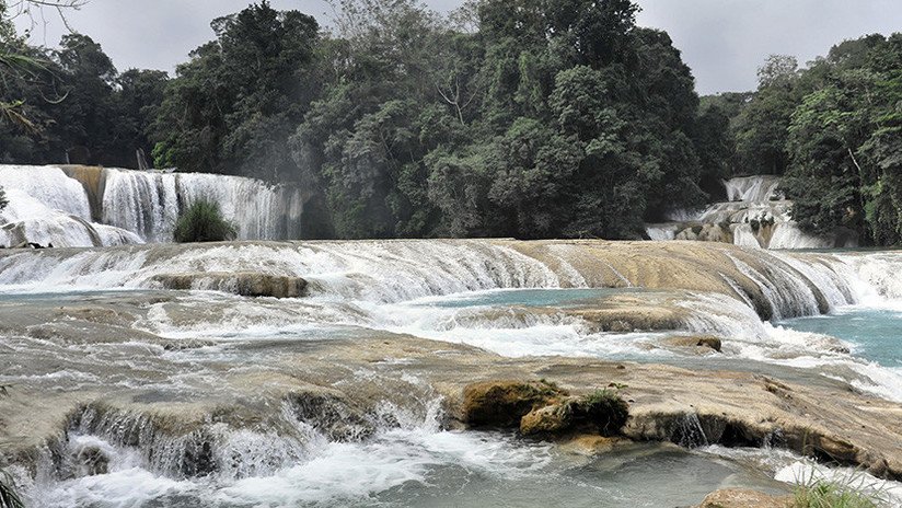 FOTO: Se 'secan' misteriosamente las famosas cascadas de Agua Azul en México