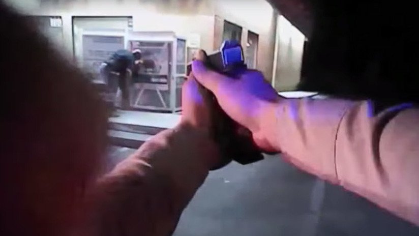 EE.UU.: Policía mata a un hombre que amenazaba a su mujer con una pistola (FUERTE VIDEO)