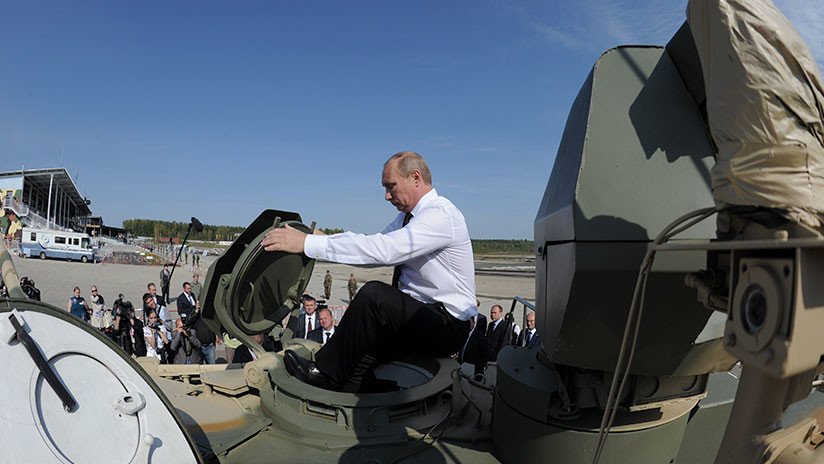 Putin: "Los militares de Rusia deben superar al resto del mundo en calidad de armas"