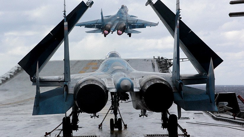 Mando naval: Más de dos decenas de cazas rusos embarcados Su-33 y MiG-29K se estrenan en Siria