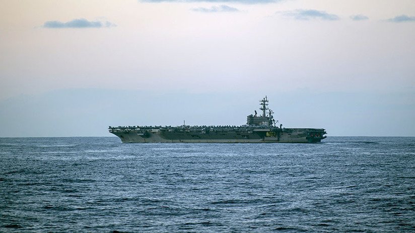 Un avión de la Armada de EE.UU. se estrella en el Pacífico con once personas a bordo