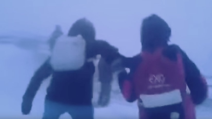 El épico regreso a casa de unos escolares siberianos (VIDEO)