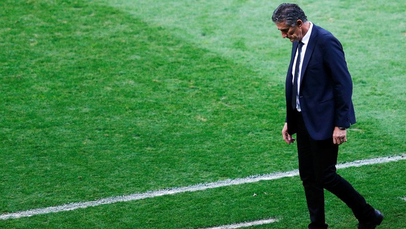 Sorpresa: A tan solo 7 meses del Mundial, selección despide a su director técnico