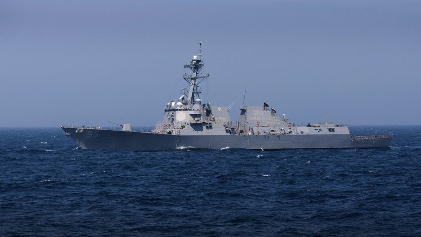 Un destructor de EE.UU. con 56 misiles Tomahawk entra en el mar Negro