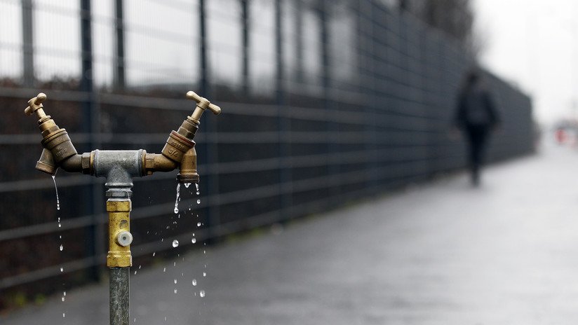 "Magia" en 2017: Las empresas públicas buscan aún agua con varillas en el Reino Unido