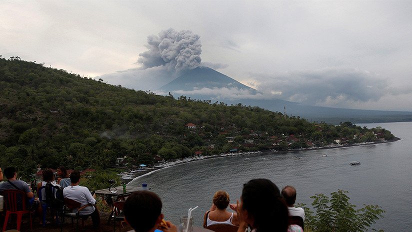 Un volcán de Bali podría entrar en erupción "en horas"