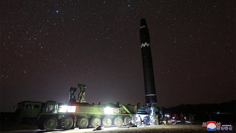 Pionyang publica las primeras fotos de su último misil, capaz de alcanzar cualquier parte de EE.UU.