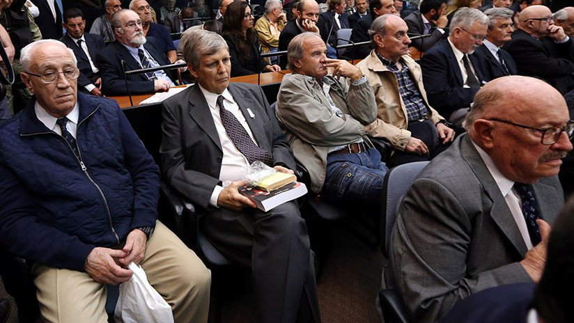 El juicio más largo por crímenes de la dictadura argentina culmina con varias cadenas perpetuas