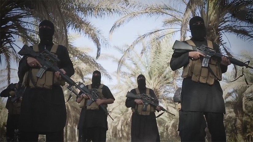 Estado Islámico divulga violento video del asesinato de 15 supuestos soldados sirios