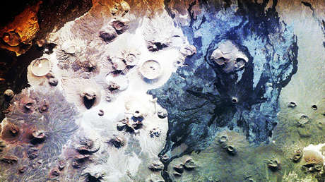 FOTOS: Arabia Saudita abre sus cielos para resolver el enigma de antiguas estructuras de piedra