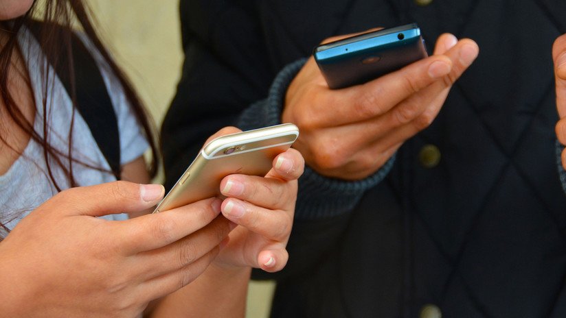 ¿Eres adicto a tu teléfono móvil? Puedes padecer desequilibrios cerebrales, advierte un estudio