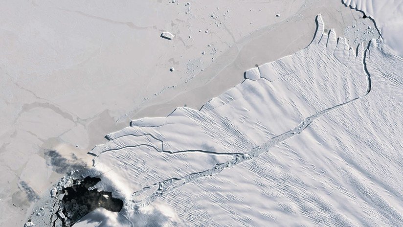 IMÁGENES: Se desintegra el gigantesco iceberg que se desprendió de la Antártida