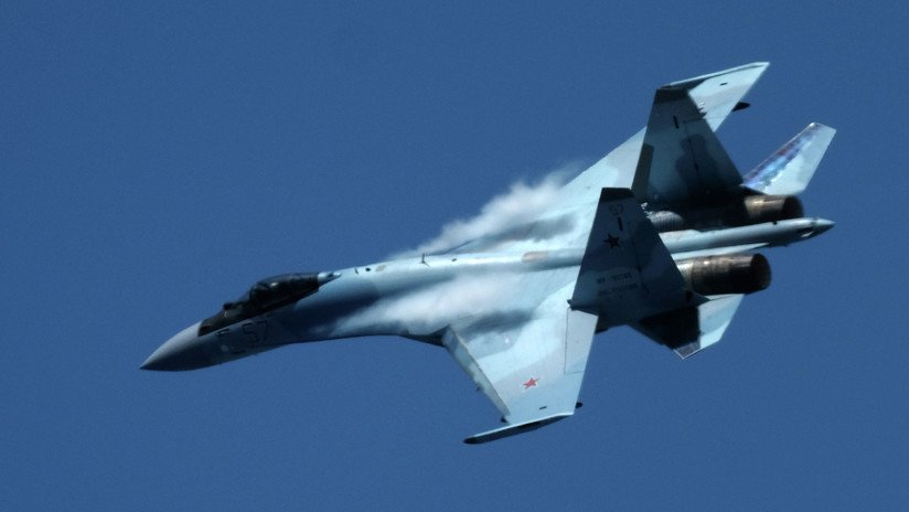 Los F-22 de EE.UU. obstruyen el trabajo de cazas rusos en Siria, pero huyen cuando llegan los Su-35