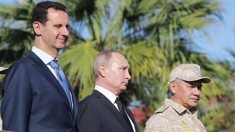 Vladímir Putin llega a Siria y autoriza la retirada de parte de las tropas rusas del país árabe