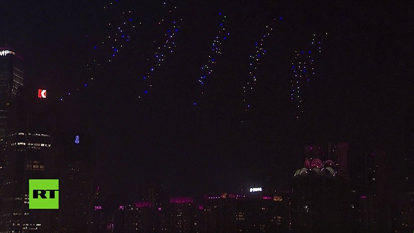 Récord Guinness 'made in China': Más de un millar de drones iluminan el cielo nocturno (VIDEO) 