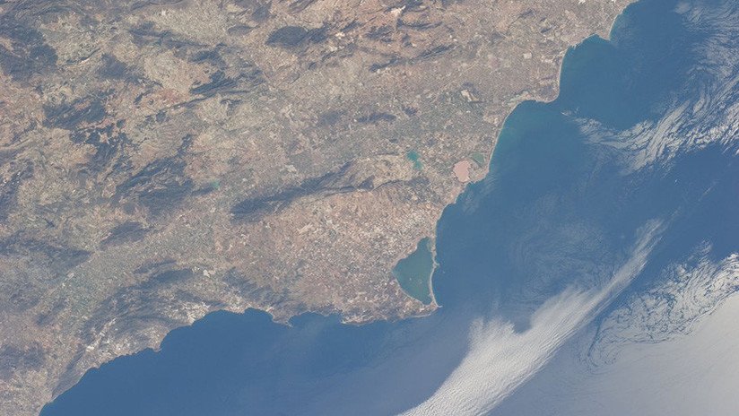 Una foto desde el espacio muestra la contaminación de la costa de España