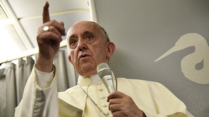 Papa Francisco: "Nunca hables con Satán, es más inteligente que nosotros"