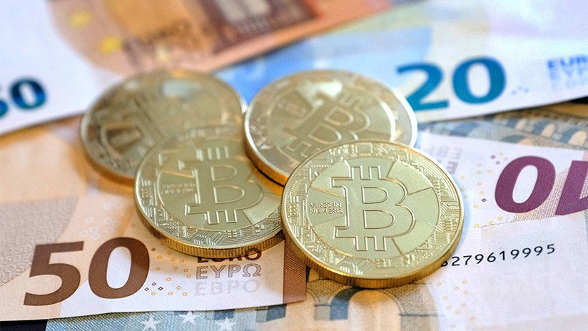 Le roban más de 340.000 euros en una cafetería cuando intentaba comprar bitcoines 