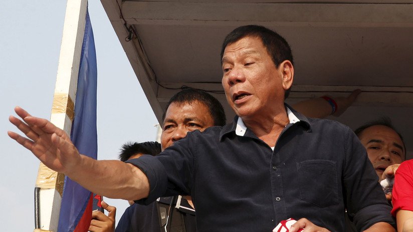 Duterte apoya el matrimonio gay y bromea con que se planteó hacerse bisexual