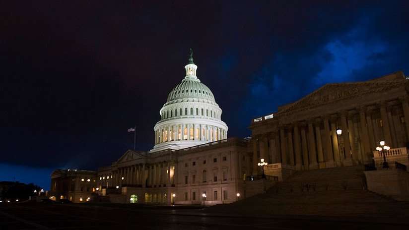 El Congreso de EE.UU. evita el cierre del Gobierno al aprobar una ley de financiamiento temporal