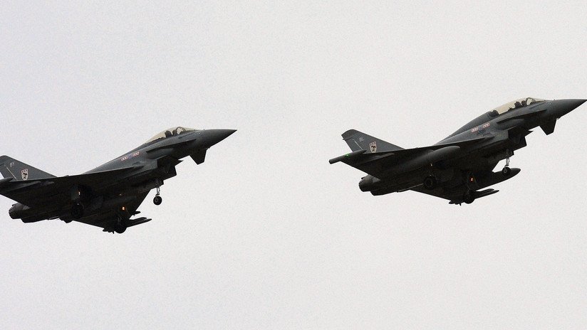 Dos cazas de la Fuerza Aérea británica interceptan como 'intruso' el avión de Theresa May (FOTOS)