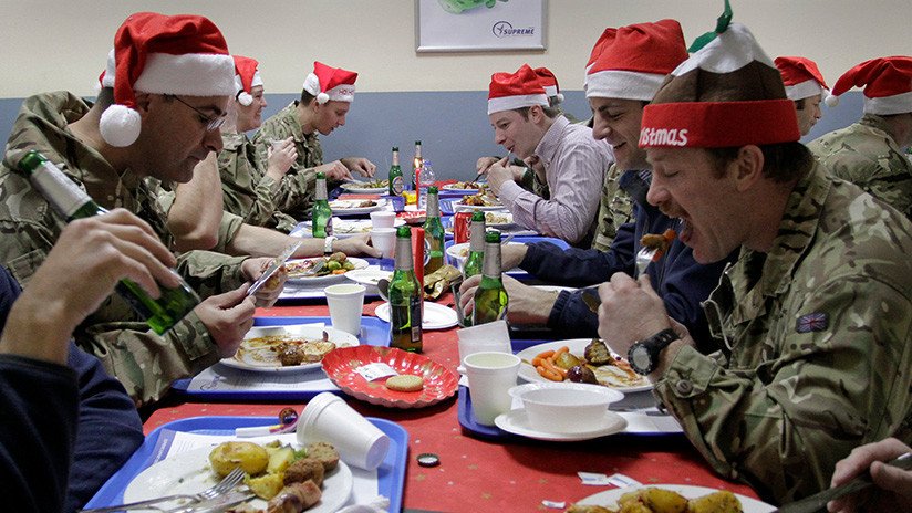 "Ni para un café": Londres asigna una libra por soldado para celebrar las Navidades en Kabul