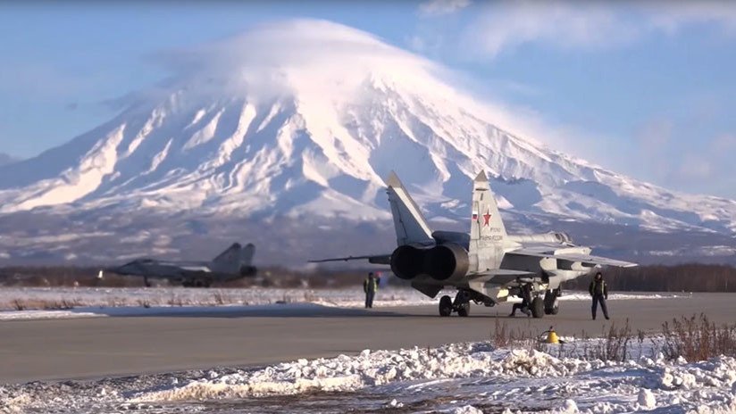 VIDEO: Interceptores MiG-31 repelen ataques en 'batalla aérea' sobre la península rusa de Kamchatka