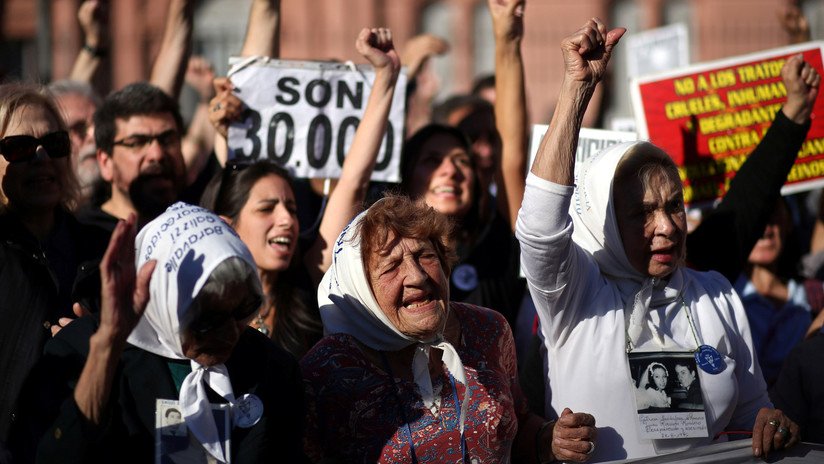 Abuelas de Plaza de Mayo encuentran a la nieta 127 robada por la dictadura argentina